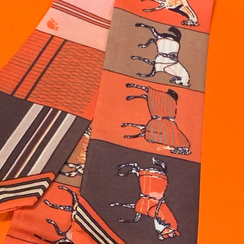 Hermes authentic silk horses 🐎 scarf for neck, hand or purse handle, must have!
